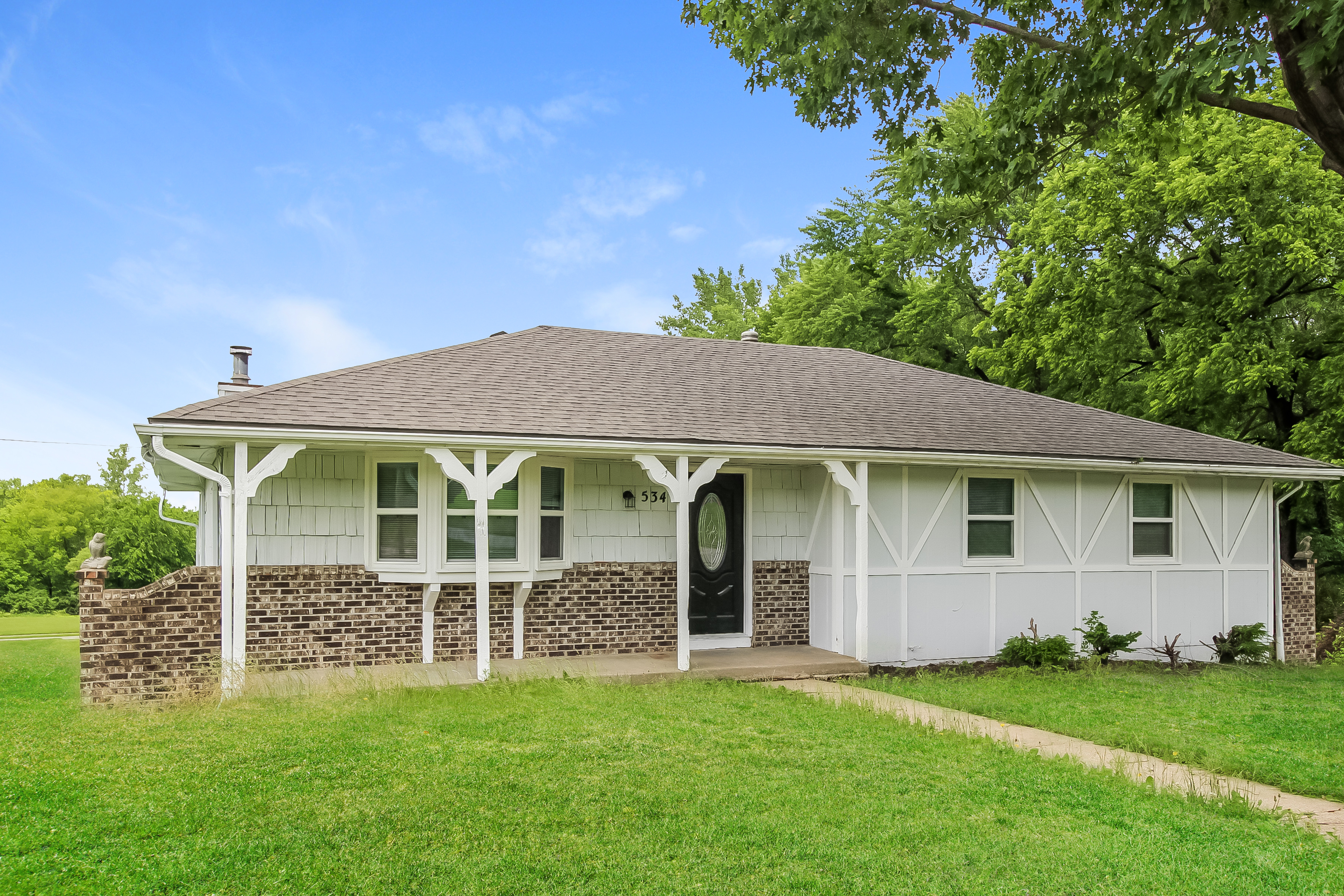 534 MCDONALD RD LEAVENWORTH, KS 66048